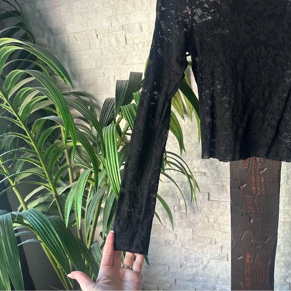 Aerie Essential Lace Layering T-Shirt Black Floral Mesh Size XS - Picture 5 of 7